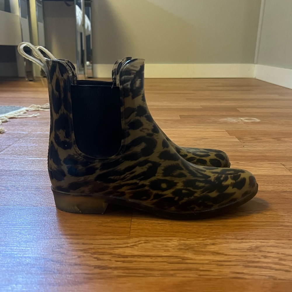 Jcrew leopard Chelsea rain boot! Worn once!